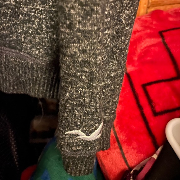 Hollister Sweater - Picture 3 of 4